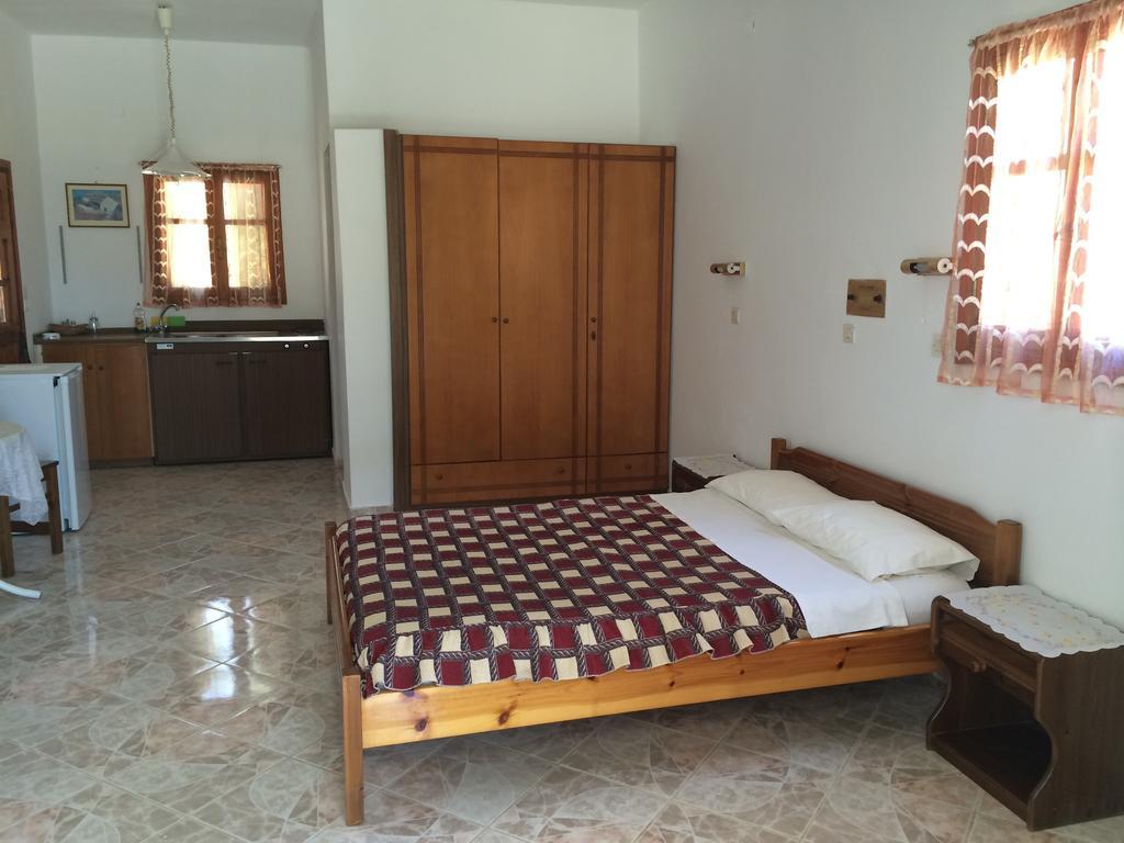 Mihalis Studios Lakki  Chambre photo
