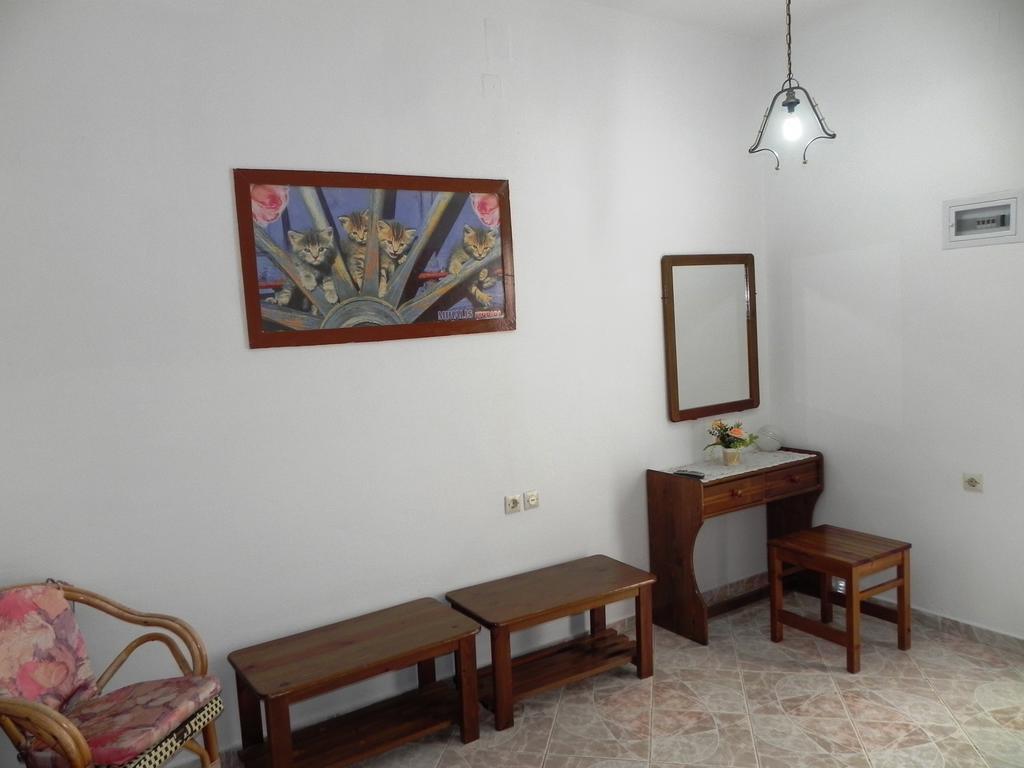 Mihalis Studios Lakki  Chambre photo